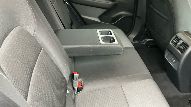 Nissan Qashqai 1.3 DiG-T MH N-Connecta 5dr Petrol Hatchback